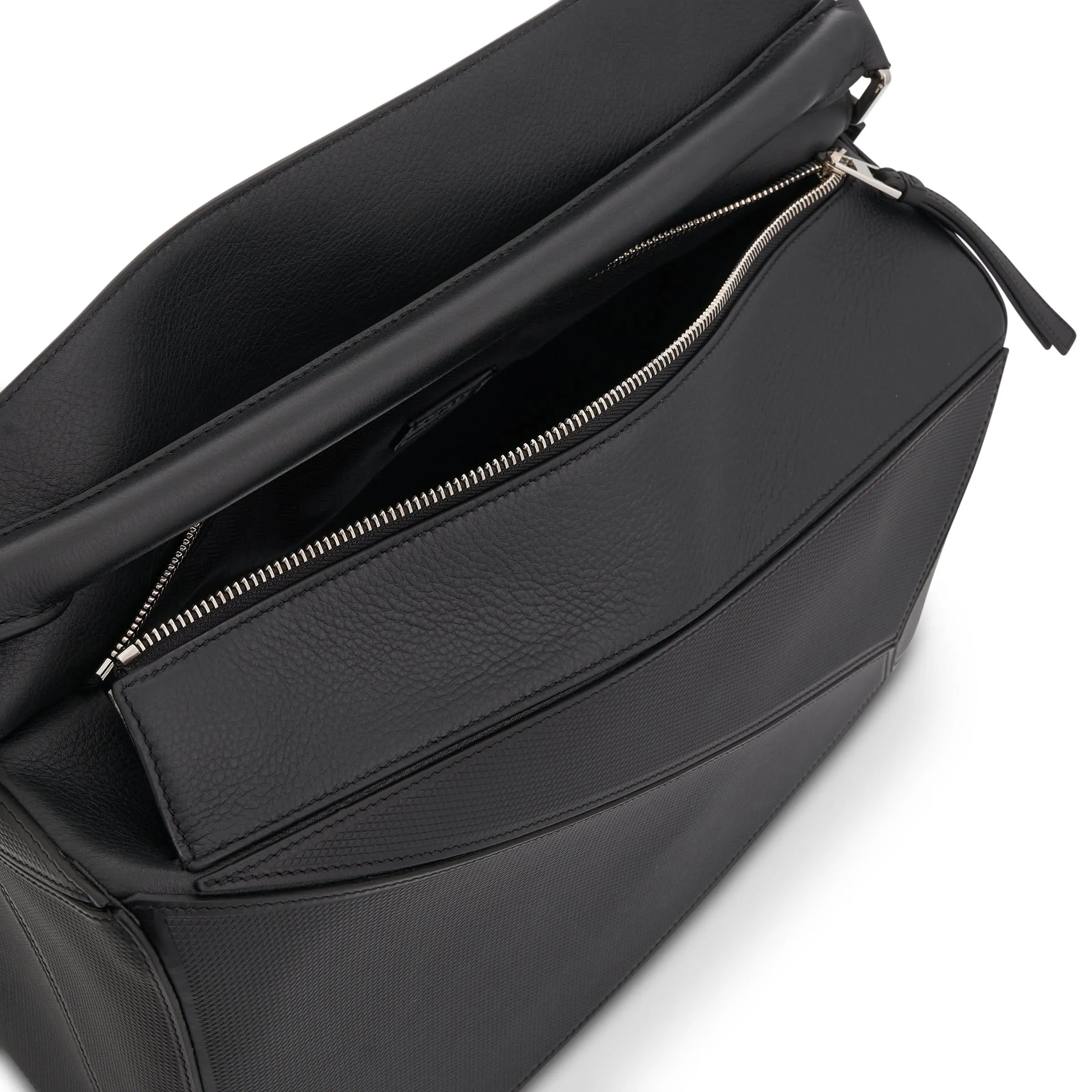 Large Puzzle Bag in Diamond Calfskin in Black