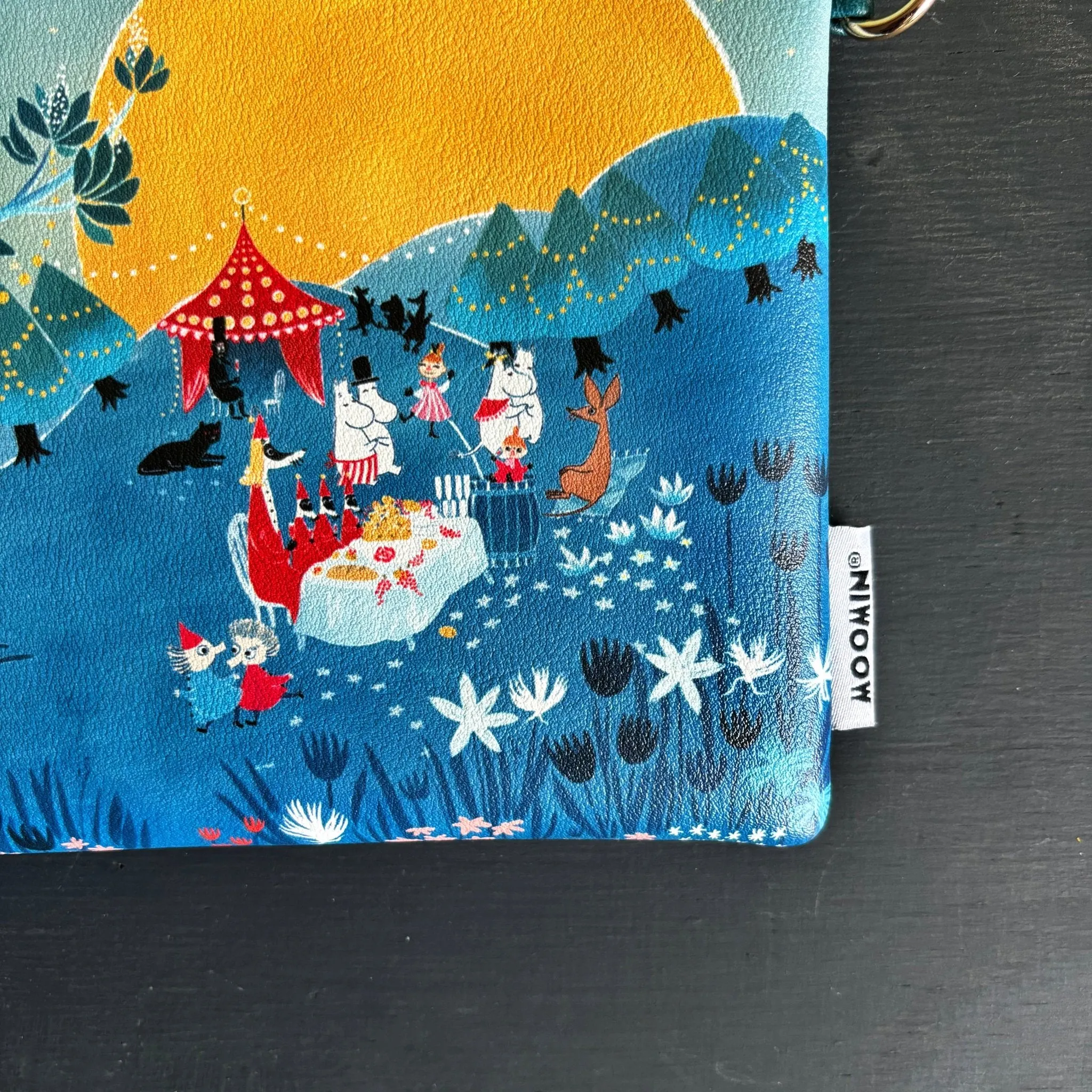 Moomin Picnic Crossbody Bag