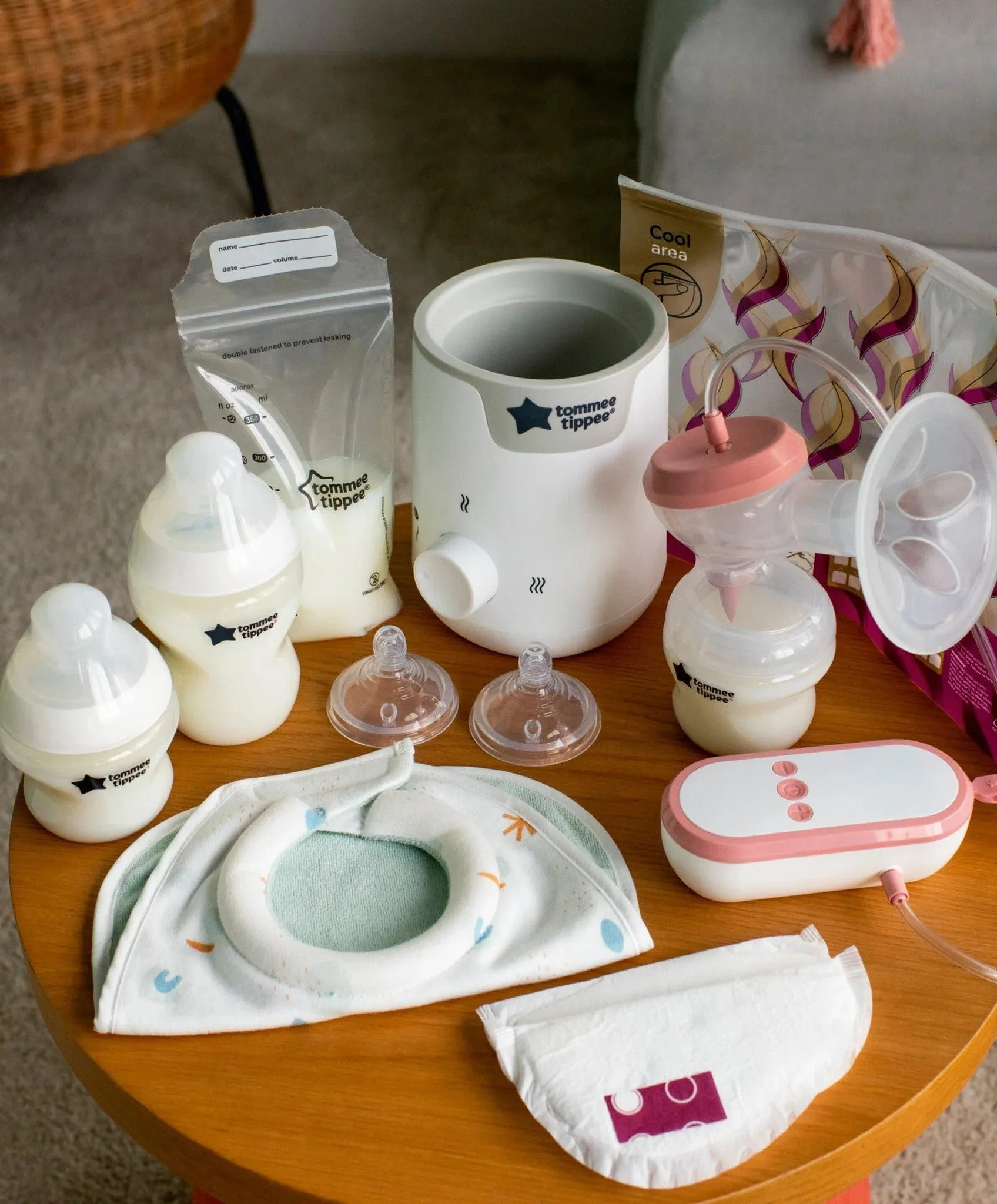 Tommee tippee complete breast feeding kit